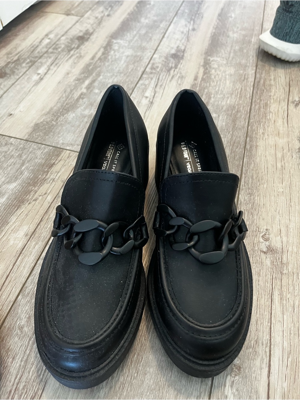 Black Chain-Accent Women’s Loafers